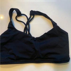 Lululemon Sports bra size 4 EUC